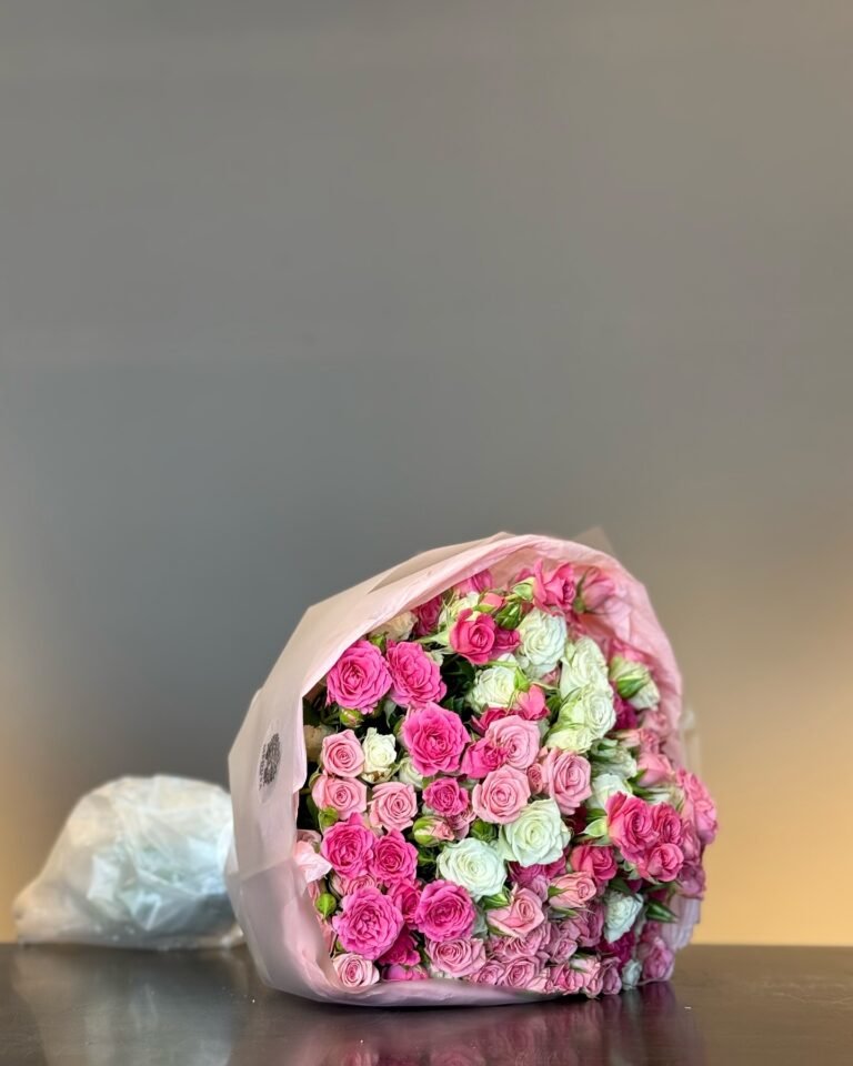 Mixes Spray Roses Hand Bouquet
