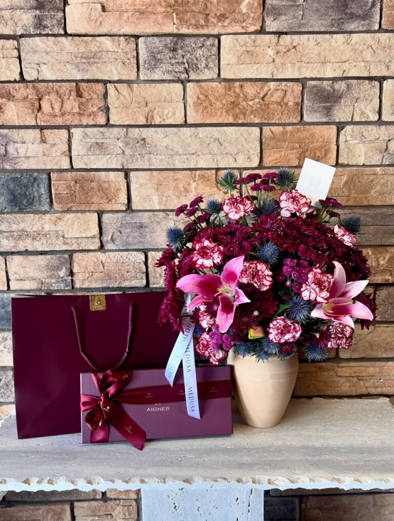 Signature Vase Arrangement — 02