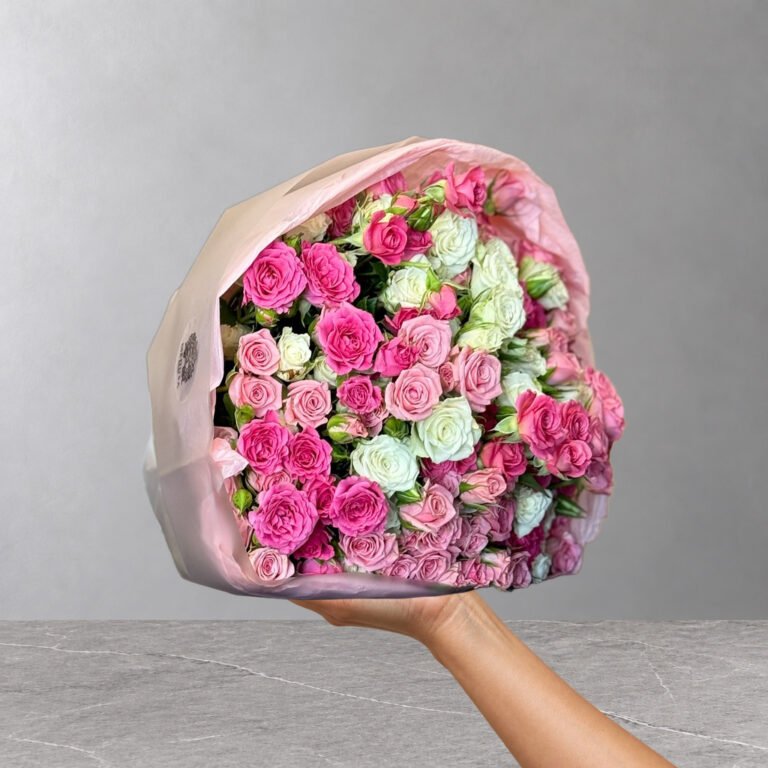 Mixes Spray Roses Hand Bouquet