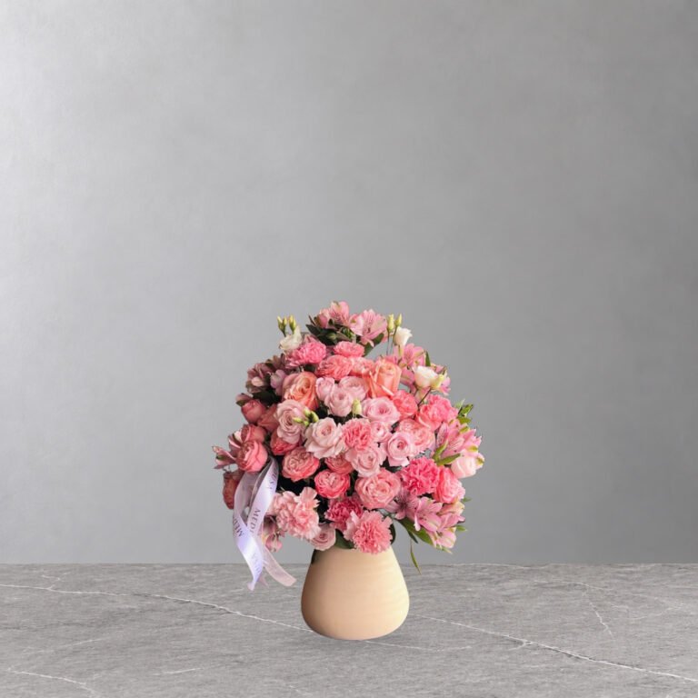 Signature Vase Arrangement — 04