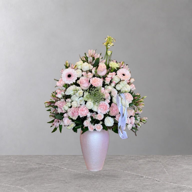 Signature Vase Arrangement — 06